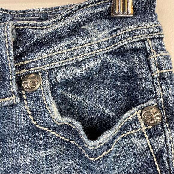 Miss Me Angel Wing Rhinestone Western Cropped Capri Distressed Stretch Jeans 26 - Picture 4 of 16